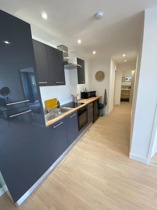 Appartement Familial, 2 Chambres, En Rdc Sur Cour Saint-Florentin  Exterior foto